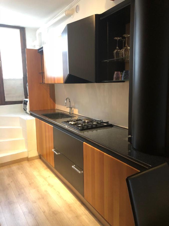 ורונה Piazza Erbe Suites מראה חיצוני תמונה